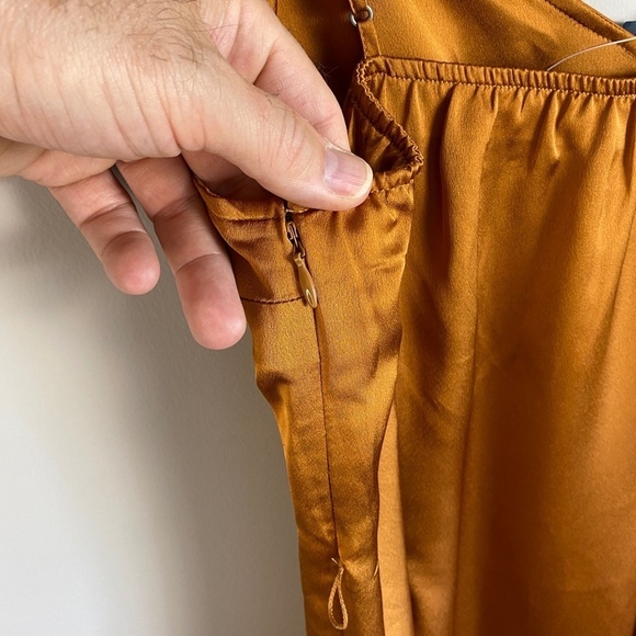 Abercrombie‎ & Fitch NWT Women's Golden Brown/Orange Satin Camisole Top Size MP - Picture 6 of 16